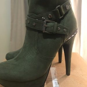 GBG GUESS platform booties